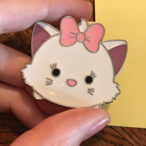 PARIS Disneyland Aristocats Kitty Cat Pin - Picture 4 of 4